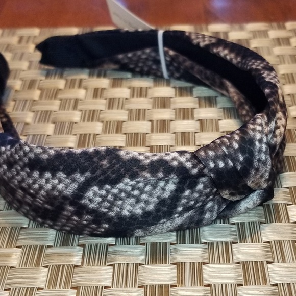 Accessories - Trendy Black Snake Print knotted Headband